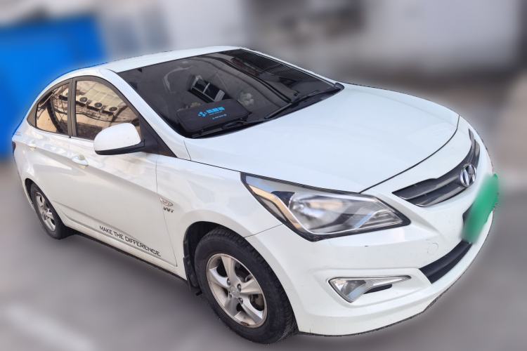 Used Hyundai Verna (older generation) 2014 1.4L Manual Smart GLS Trim Front Right 45 Deg