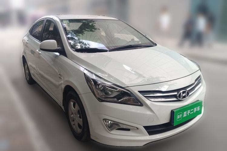 Used Hyundai Verna (older generation) 2014 1.4L Automatic Smart GLS Front Right 45 Deg