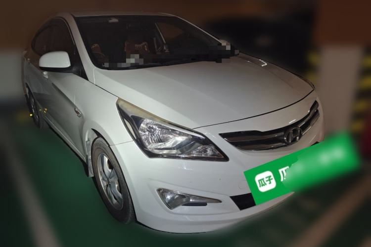 Used Hyundai Verna (older generation) 2014 1.4L Automatic Smart GLS Front Right 45 Deg