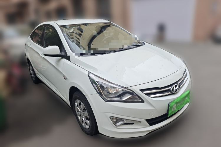Used Hyundai Verna (older generation) 2014 1.4L Manual Smart GLS Trim Front Right 45 Deg