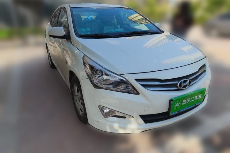 Used Hyundai Verna (older generation) 2014 1.4L Automatic Smart GLS Front Right 45 Deg