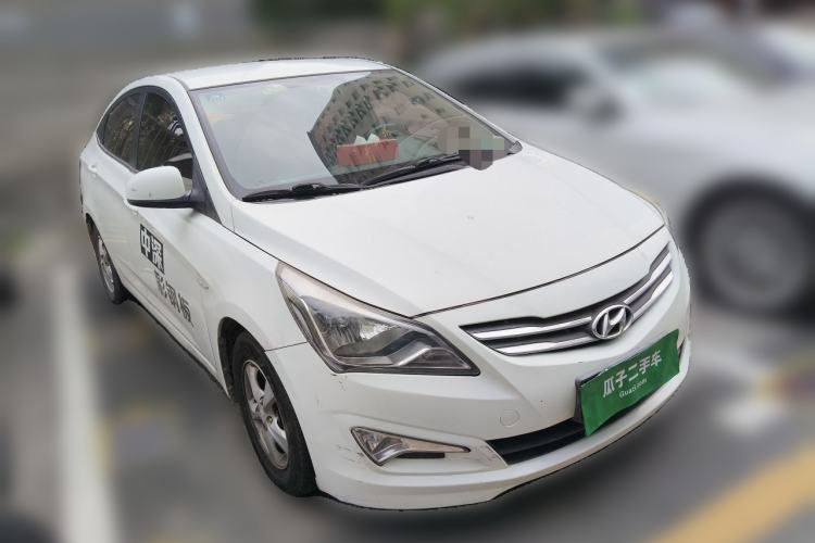 Used Hyundai Verna (older generation) 2014 1.4L Automatic Smart GLS Front Right 45 Deg