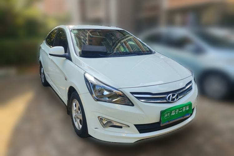 Used Hyundai Verna (older generation) 2014 1.4L Automatic Smart GLS Front Right 45 Deg