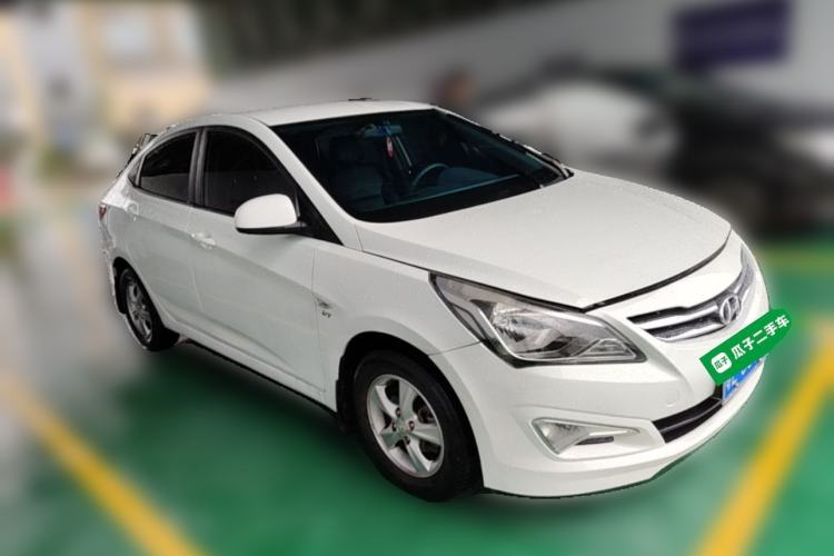 Used Hyundai Verna (older generation) 2014 1.4L Automatic Smart GLS Front Right 45 Deg