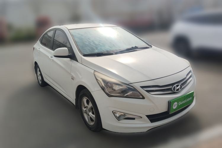 Used Hyundai Verna (older generation) 2014 1.4L Automatic Smart GLS Front Right 45 Deg