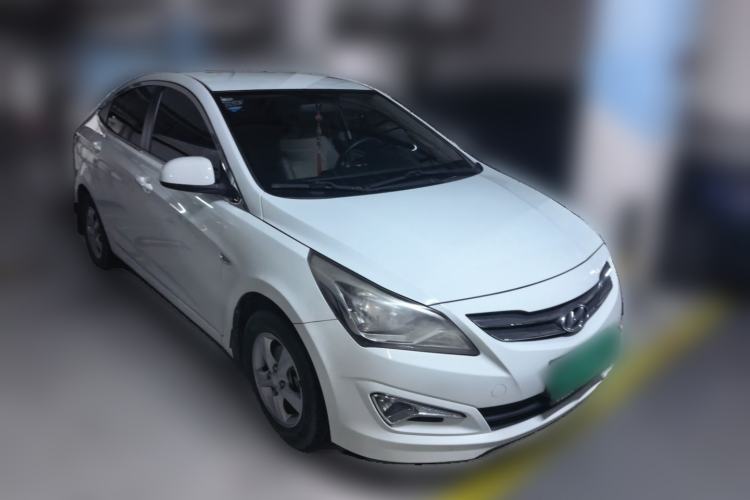 Used Hyundai Verna (older generation) 2014 1.4L Automatic Smart GLS Front Right 45 Deg
