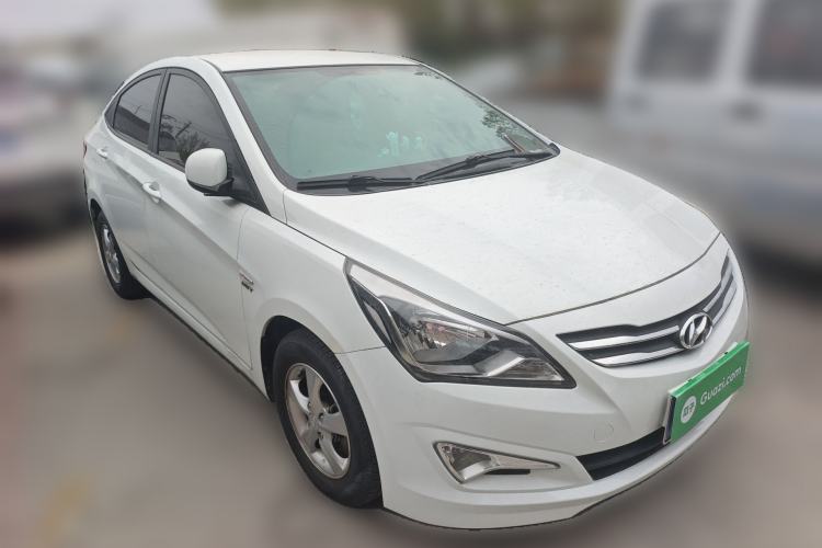 Used Hyundai Verna (older generation) 2014 1.4L Automatic Smart GLS Front Right 45 Deg
