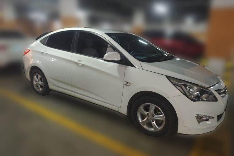 Used Hyundai Verna (older generation) 2014 1.4L Automatic Smart GLS Front Right 45 Deg