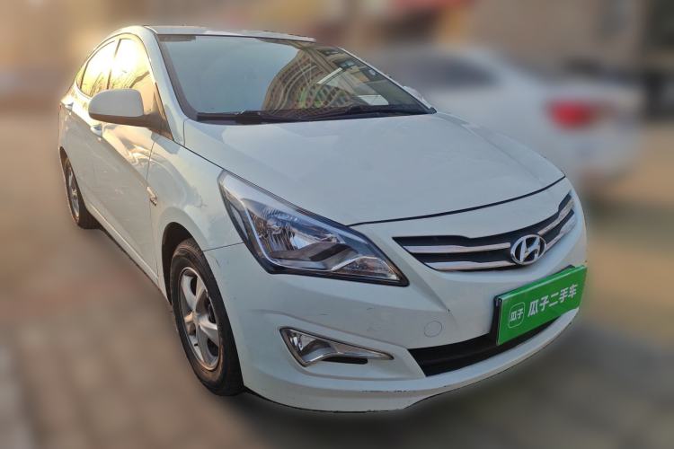 Used Hyundai Verna (older generation) 2014 1.4L Automatic Smart GLS Front Right 45 Deg