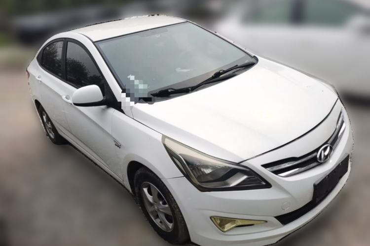 Used Hyundai Verna (older generation) 2014 1.4L Automatic Smart GLS Front Right 45 Deg