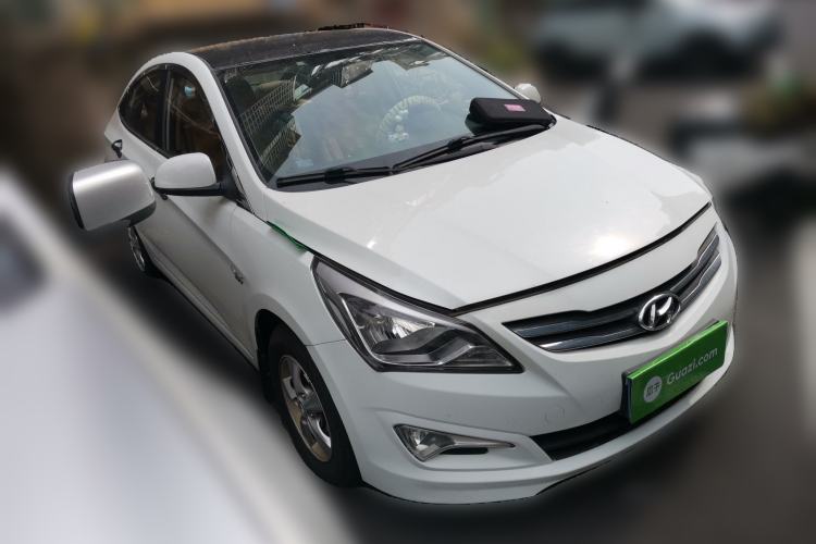 Used Hyundai Verna (older generation) 2014 1.4L Automatic Smart GLS Front Right 45 Deg