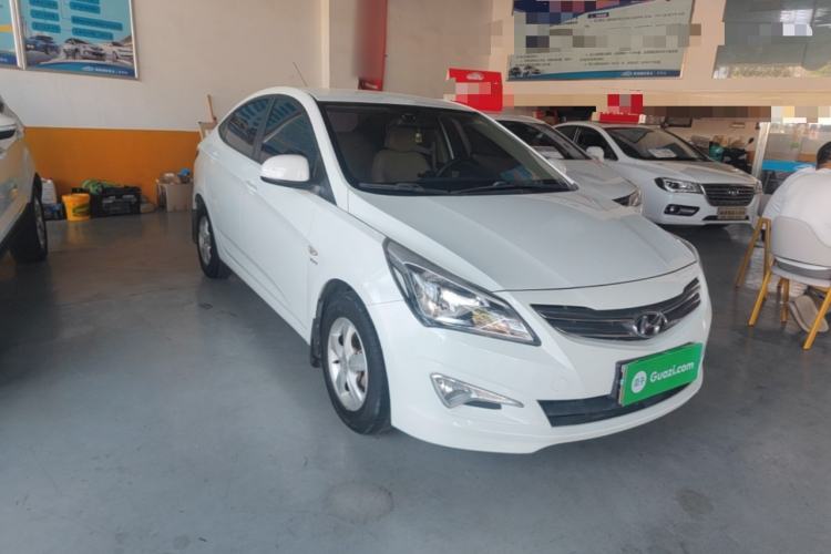 Used Hyundai Verna (older generation) 2014 1.4L Automatic Smart GLS Front Right 45 Deg