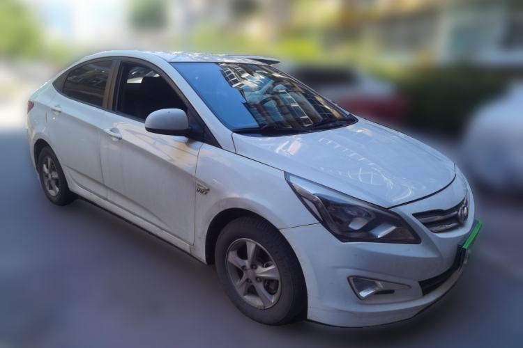 Used Hyundai Verna (older generation) 2014 1.4L Automatic Smart GLS Front Right 45 Deg