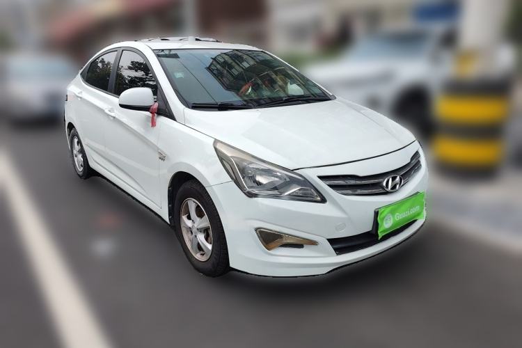 Used Hyundai Verna (older generation) 2014 1.4L Automatic Smart GLS Front Right 45 Deg