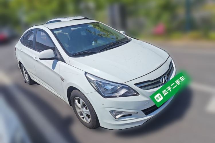 Used Hyundai Verna (older generation) 2014 1.4L Automatic Smart GLS Front Right 45 Deg