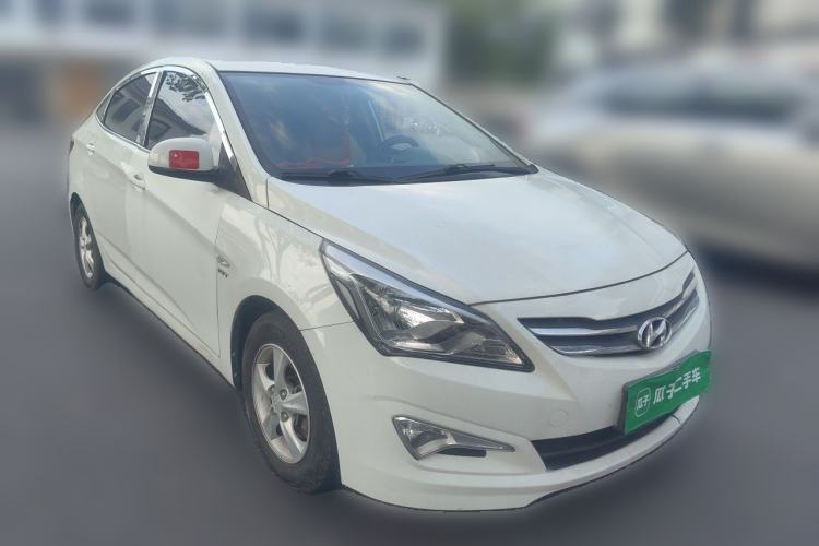 Used Hyundai Verna (older generation) 2014 1.4L Automatic Smart GLS Front Right 45 Deg