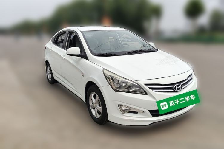 Used Hyundai Verna (older generation) 2014 1.4L Automatic Smart GLS Front Right 45 Deg