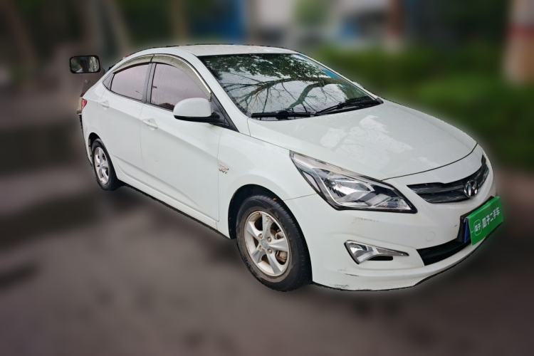 Used Hyundai Verna (older generation) 2014 1.4L Automatic Smart GLS Front Right 45 Deg