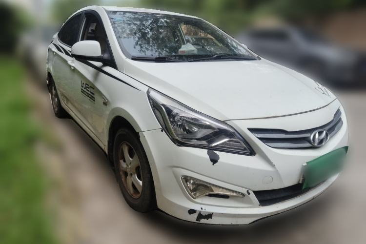 Used Hyundai Verna (older generation) 2014 1.4L Automatic Smart GLS Front Right 45 Deg