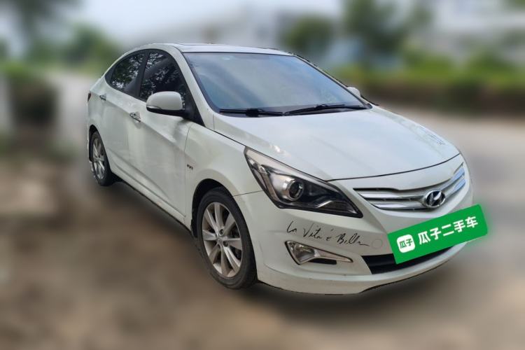 Used Hyundai Verna (older generation) 2014 1.4L Manual Top-Tier Model TOP Front Right 45 Deg
