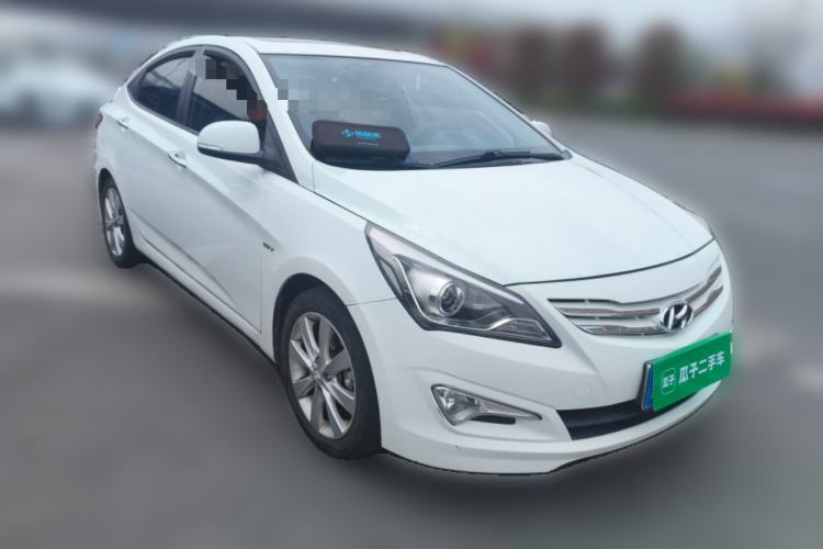 Used Hyundai Verna (older generation) 2014 1.4L Manual Top-Tier Model TOP Front Right 45 Deg