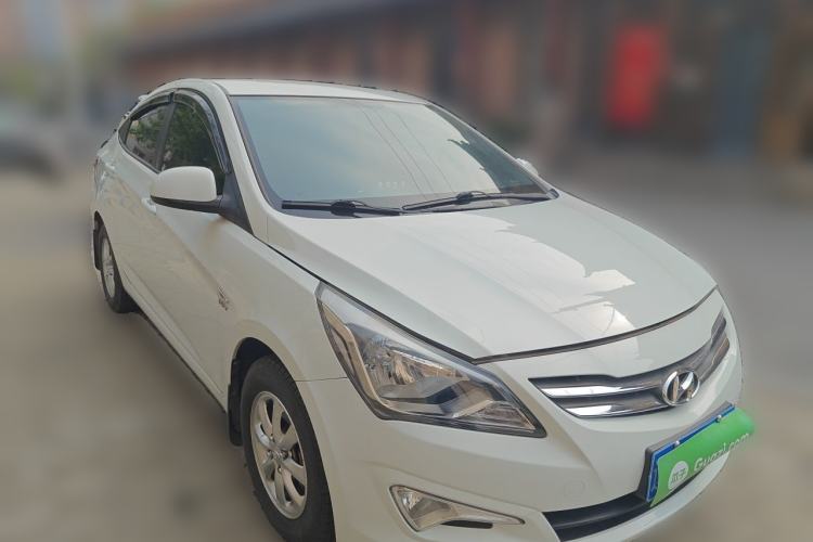 Used Hyundai Verna (older generation) 2014 1.4L Manual Smart GLS Trim Front Right 45 Deg