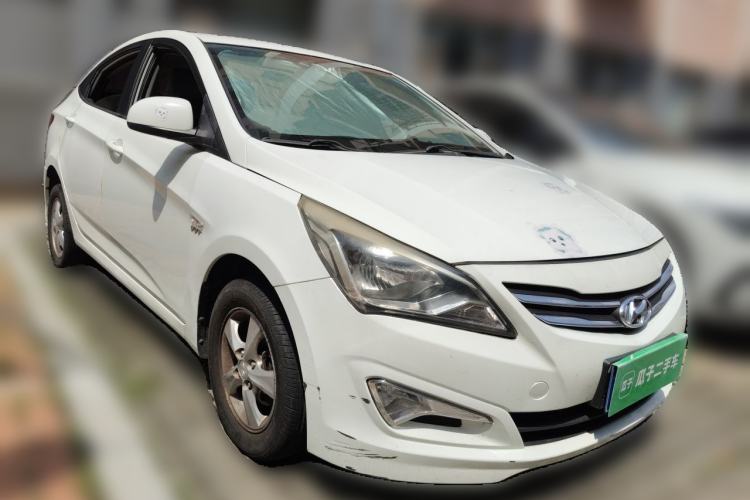 Used Hyundai Verna (older generation) 2014 1.4L Automatic Smart GLS Front Right 45 Deg