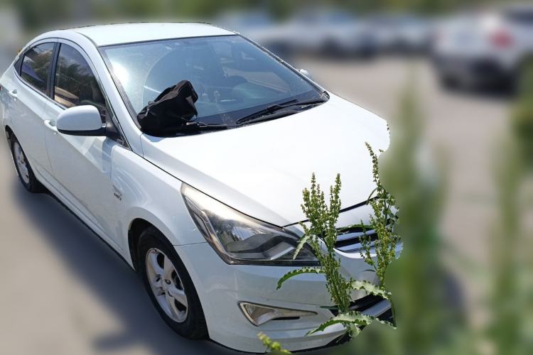 Used Hyundai Verna (older generation) 2014 1.4L Automatic Fashion GS Model Front Right 45 Deg