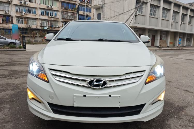 Used Hyundai Verna (older generation) 2014 1.4L Manual Top-Tier Model TOP Front