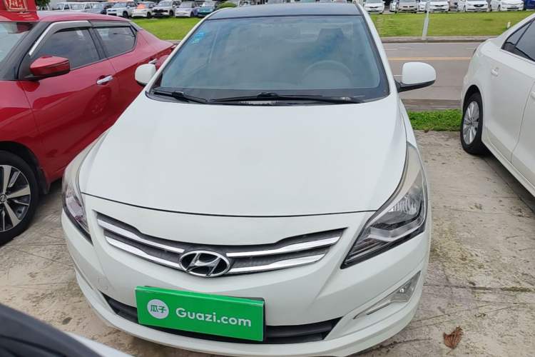 Used Hyundai Verna (older generation) 2014 1.4L Manual Smart GLS Trim Front