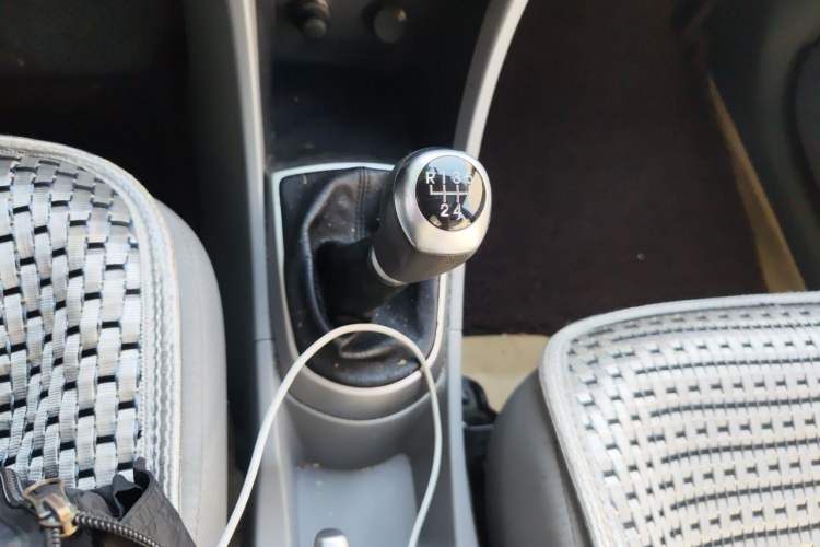 Used Hyundai Verna (older generation) 2014 1.4L Manual Top-Tier Model TOP Gear Lever
