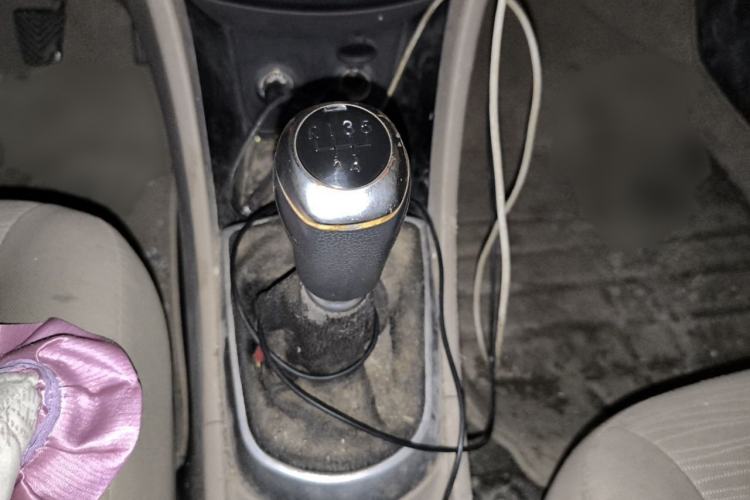 Used Hyundai Verna (older generation) 2014 1.4L Manual Smart GLS Trim Gear Lever
