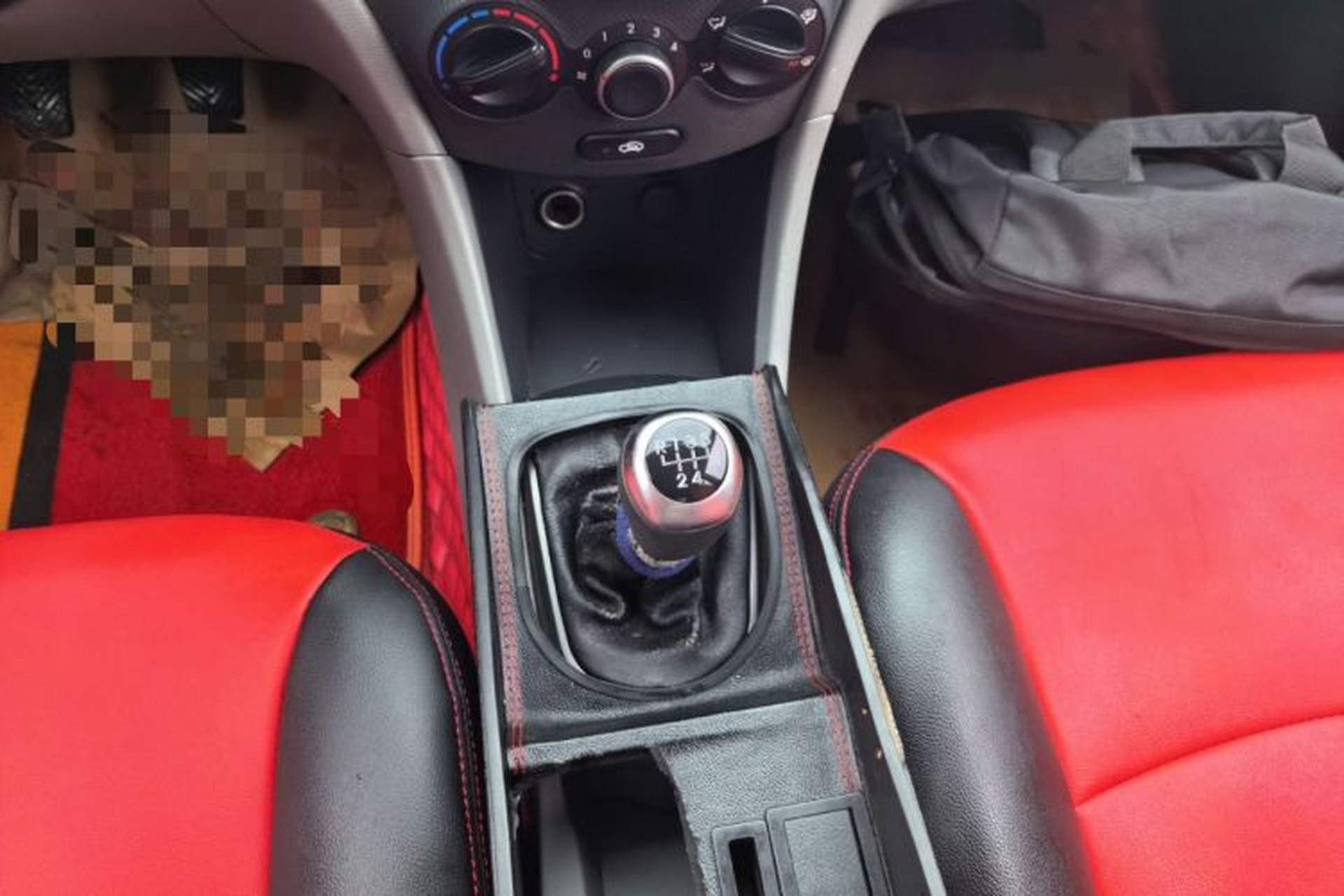 Used Hyundai Verna (older generation) 2014 1.4L Manual Smart GLS Trim Gear Lever