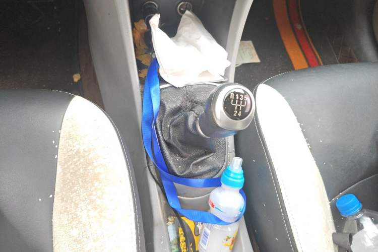 Used Hyundai Verna (older generation) 2014 1.4L Manual Smart GLS Trim Gear Lever