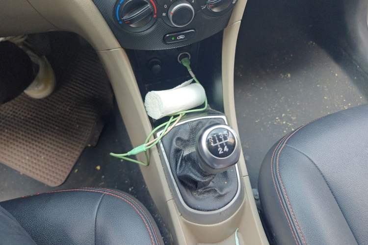 Used Hyundai Verna (older generation) 2014 1.4L Manual Smart GLS Trim Gear Lever