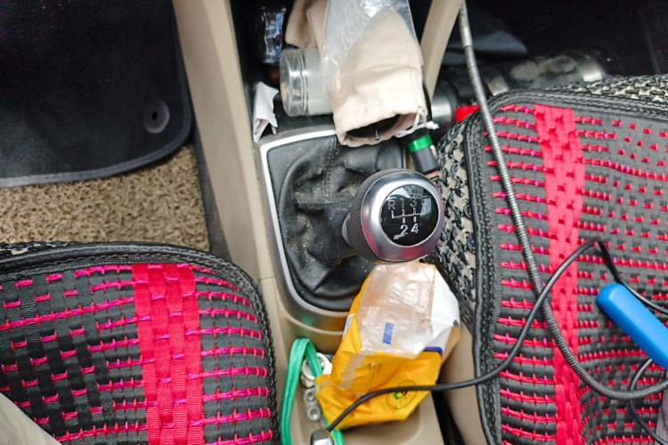 Used Hyundai Verna (older generation) 2014 1.4L Manual Smart GLS Trim Gear Lever