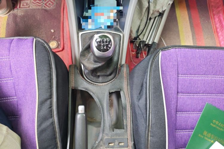 Used Hyundai Verna (older generation) 2014 1.4L Manual Smart GLS Trim Gear Lever