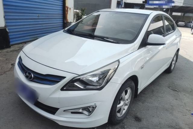 Hyundai Verna (older generation) 2014 1.4L Manual Smart GLS Trim d’occasion