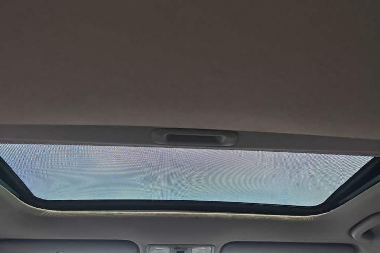 Used Hyundai Verna (older generation) 2014 1.4L Manual Smart GLS Trim Headliner