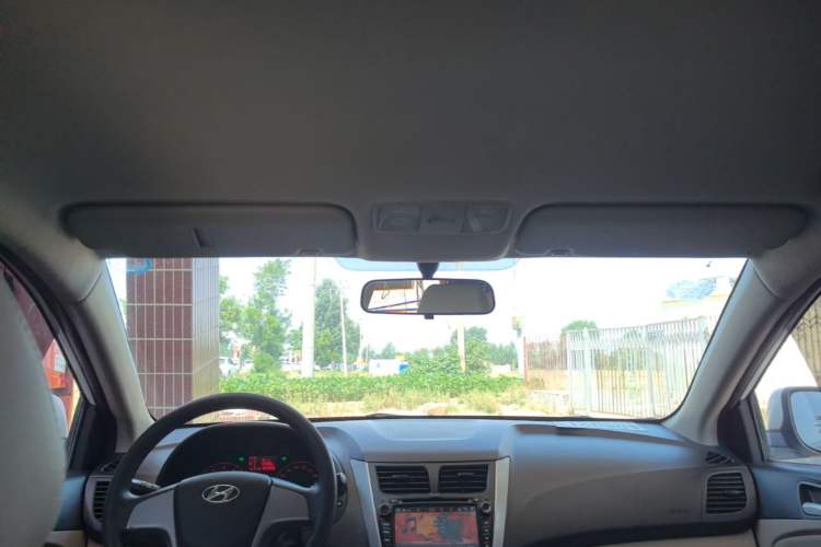 Used Hyundai Verna (older generation) 2014 1.4L Manual Smart GLS Trim Headliner