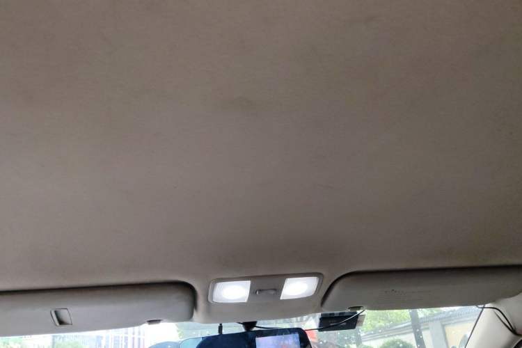 Used Hyundai Verna (older generation) 2014 1.4L Automatic Smart GLS Headliner