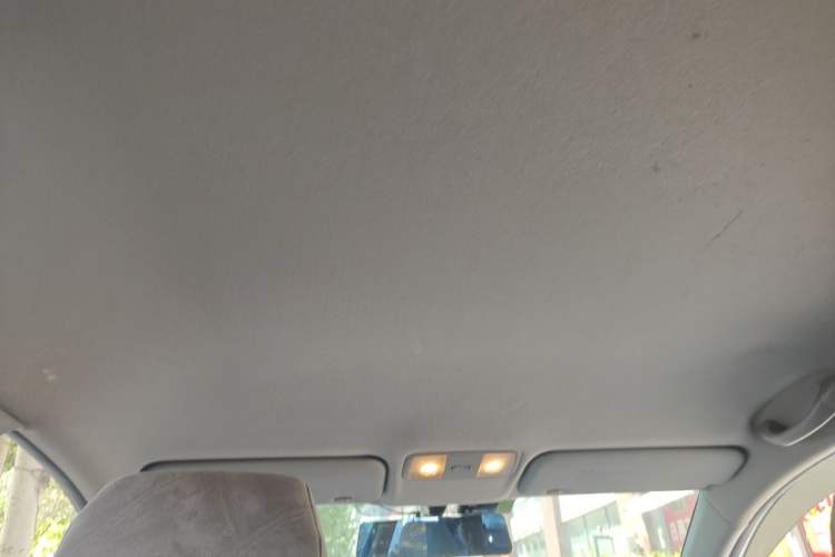 Used Hyundai Verna (older generation) 2014 1.4L Automatic Smart GLS Headliner