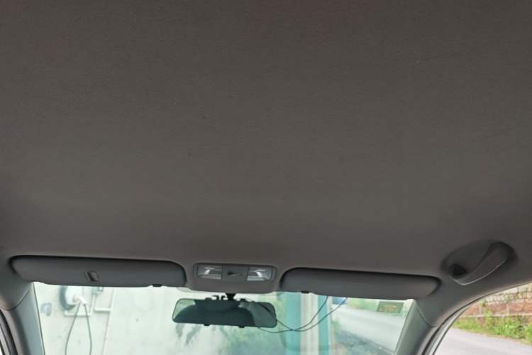Used Hyundai Verna (older generation) 2014 1.4L Automatic Smart GLS Headliner