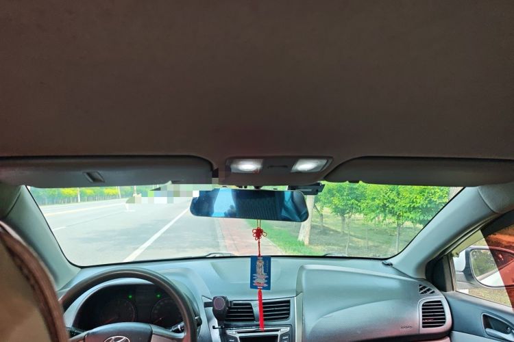 Used Hyundai Verna (older generation) 2014 1.4L Automatic Smart GLS Headliner