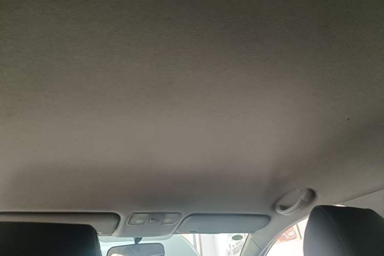 Used Hyundai Verna (older generation) 2014 1.4L Automatic Smart GLS Headliner