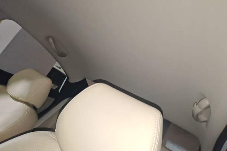 Used Hyundai Verna (older generation) 2014 1.4L Automatic Smart GLS Headliner