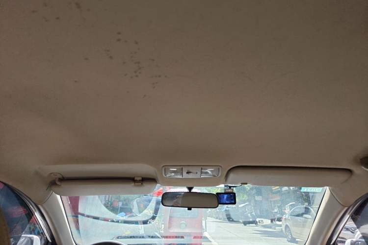 Used Hyundai Verna (older generation) 2014 1.4L Automatic Smart GLS Headliner