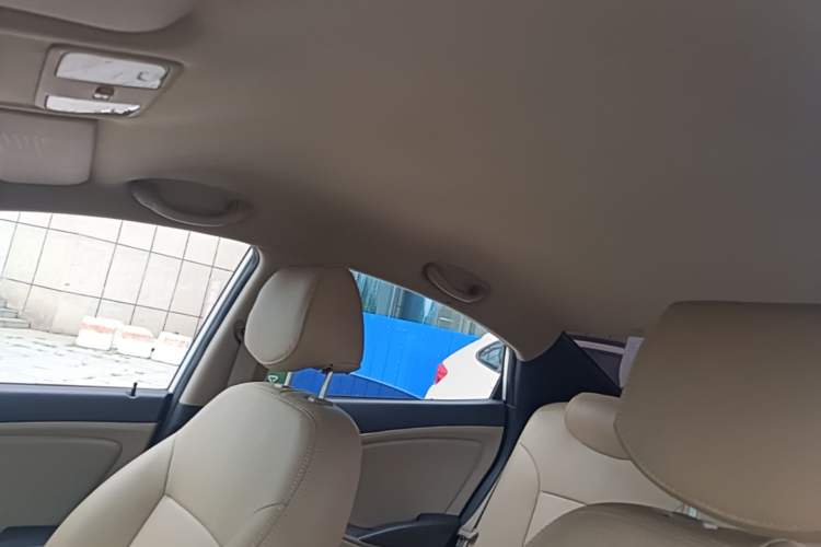 Used Hyundai Verna (older generation) 2014 1.4L Automatic Smart GLS Headliner