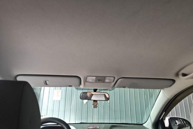 Used Hyundai Verna (older generation) 2014 1.4L Automatic Smart GLS Headliner