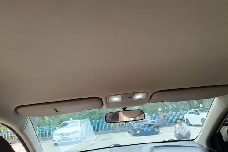 Used Hyundai Verna (older generation) 2014 1.4L Automatic Smart GLS Headliner